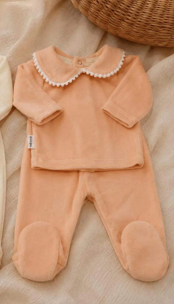 Conjunto Plush con Cuello Durazno