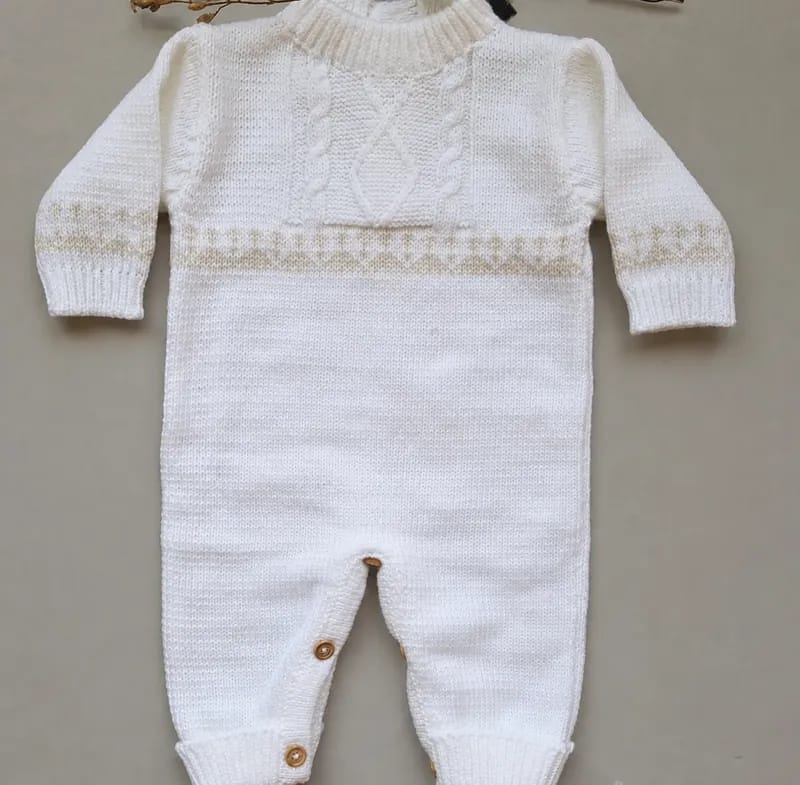 Enterito Tejido Blanco con Canesú Beige